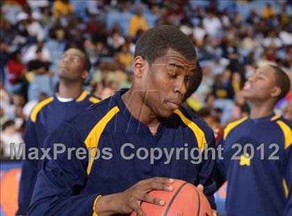 Thumbnail 2 in Rocky Mount vs. Hickory (NCHSAA 3A Final) photogallery.
