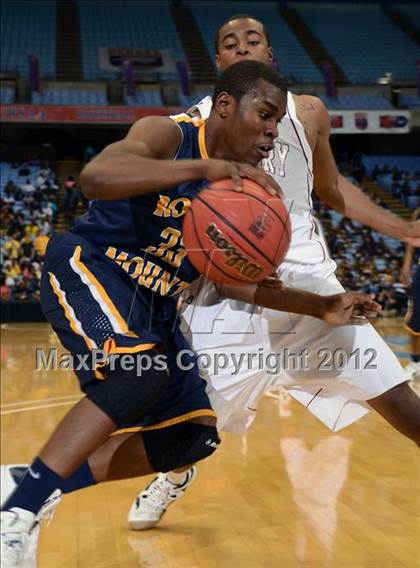 Thumbnail 2 in Rocky Mount vs. Hickory (NCHSAA 3A Final) photogallery.