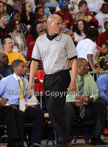 Thumbnail 2 in Rocky Mount vs. Hickory (NCHSAA 3A Final) photogallery.