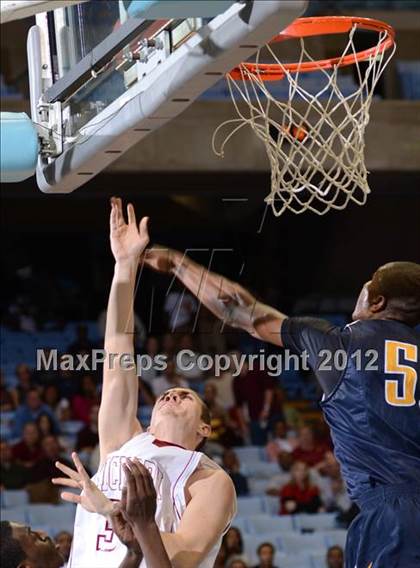 Thumbnail 2 in Rocky Mount vs. Hickory (NCHSAA 3A Final) photogallery.
