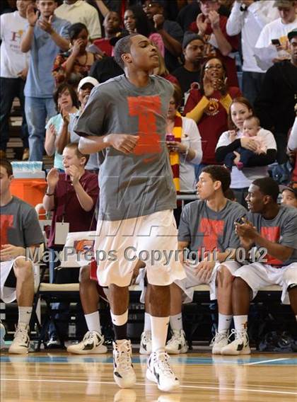 Thumbnail 1 in Rocky Mount vs. Hickory (NCHSAA 3A Final) photogallery.