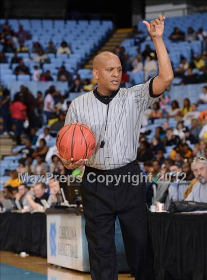 Thumbnail 1 in Rocky Mount vs. Hickory (NCHSAA 3A Final) photogallery.