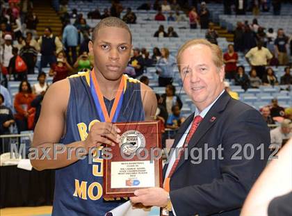 Thumbnail 3 in Rocky Mount vs. Hickory (NCHSAA 3A Final) photogallery.