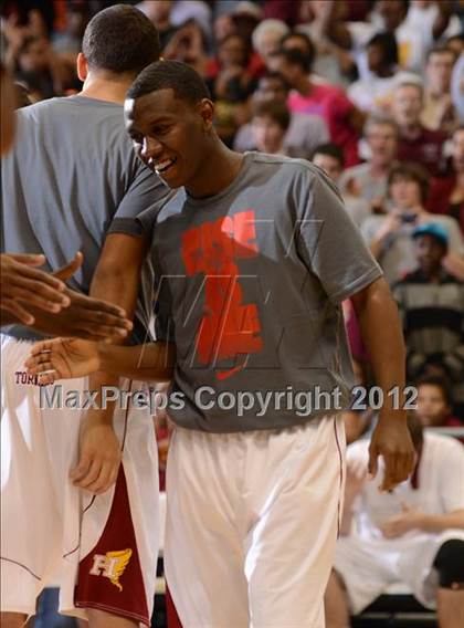 Thumbnail 2 in Rocky Mount vs. Hickory (NCHSAA 3A Final) photogallery.