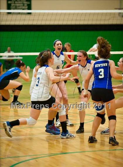 Thumbnail 3 in Southington vs. Newtown (CIAC Class LL Final) photogallery.