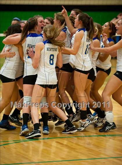 Thumbnail 1 in Southington vs. Newtown (CIAC Class LL Final) photogallery.