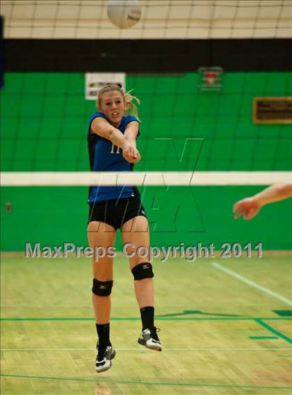 Thumbnail 2 in Southington vs. Newtown (CIAC Class LL Final) photogallery.