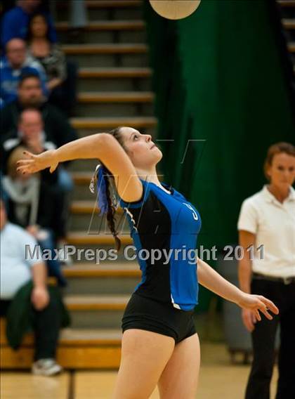 Thumbnail 1 in Southington vs. Newtown (CIAC Class LL Final) photogallery.