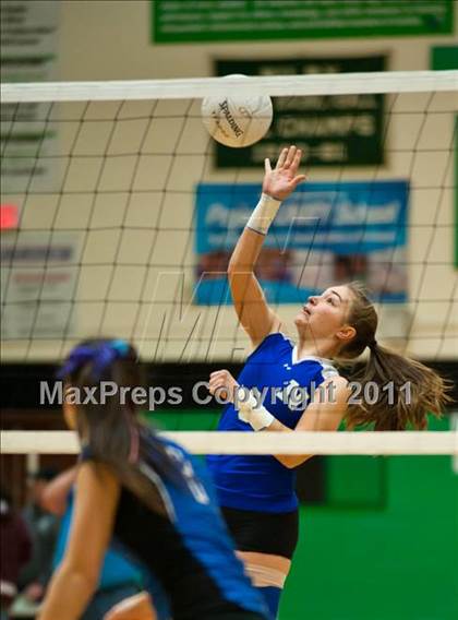 Thumbnail 2 in Southington vs. Newtown (CIAC Class LL Final) photogallery.