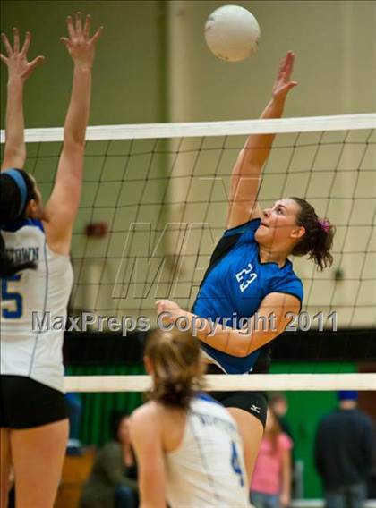 Thumbnail 1 in Southington vs. Newtown (CIAC Class LL Final) photogallery.