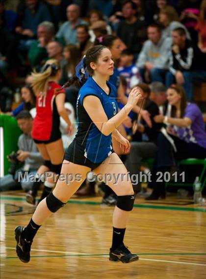 Thumbnail 3 in Southington vs. Newtown (CIAC Class LL Final) photogallery.