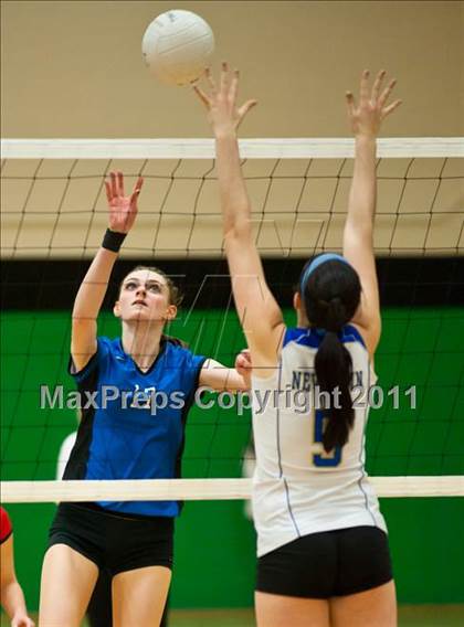 Thumbnail 1 in Southington vs. Newtown (CIAC Class LL Final) photogallery.