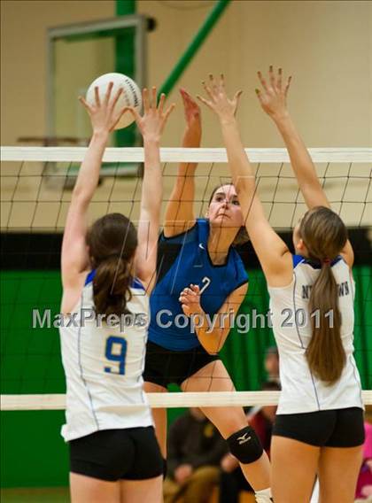 Thumbnail 1 in Southington vs. Newtown (CIAC Class LL Final) photogallery.