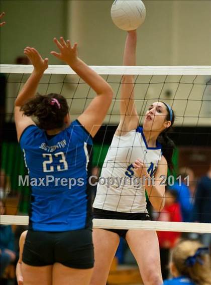 Thumbnail 2 in Southington vs. Newtown (CIAC Class LL Final) photogallery.