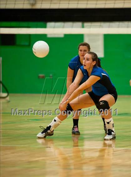 Thumbnail 2 in Southington vs. Newtown (CIAC Class LL Final) photogallery.