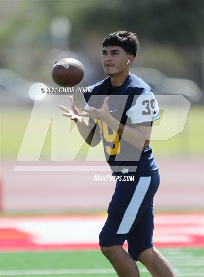 Thumbnail 2 in Mountain View vs. Flowing Wells @ Tucson High photogallery.