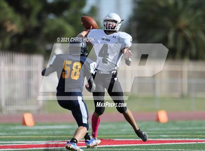 Thumbnail 2 in Mountain View vs. Flowing Wells @ Tucson High photogallery.