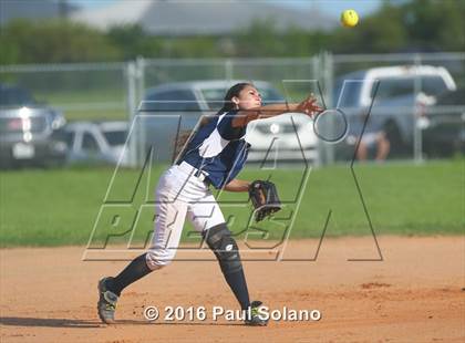 Thumbnail 2 in Providence Catholic @ Holy Cross photogallery.