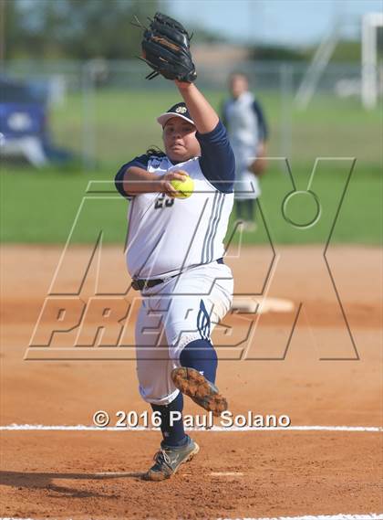 Thumbnail 2 in Providence Catholic @ Holy Cross photogallery.