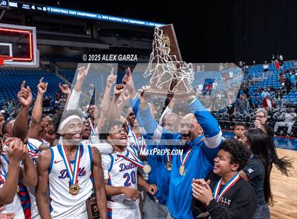 Thumbnail 3 in Duncanville vs. Bellaire (UIL 6A Basketball Division I Final Medal Ceremony) photogallery.