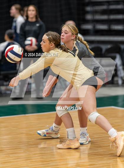 Thumbnail 3 in Lone Peak vs. Davis (UHSAA 6A Second Round) photogallery.