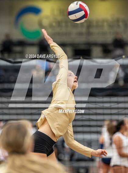 Thumbnail 1 in Lone Peak vs. Davis (UHSAA 6A Second Round) photogallery.