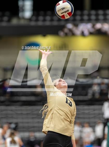 Thumbnail 3 in Lone Peak vs. Davis (UHSAA 6A Second Round) photogallery.