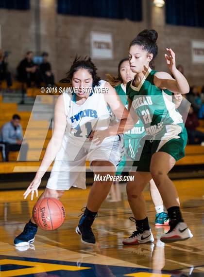 Thumbnail 2 in Moreau Catholic vs. Clovis East (Steve Geramoni Invitational) photogallery.