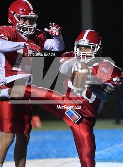 Thumbnail 3 in St. John's @ Shrewsbury (MIAA Central Division 2 Semifinal) photogallery.