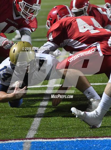 Thumbnail 2 in St. John's @ Shrewsbury (MIAA Central Division 2 Semifinal) photogallery.