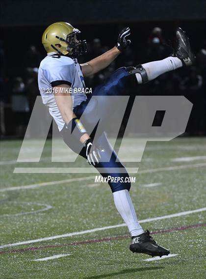 Thumbnail 2 in St. John's @ Shrewsbury (MIAA Central Division 2 Semifinal) photogallery.