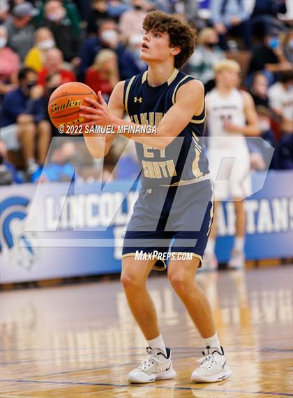 Thumbnail 1 in Elkhorn South vs. Grand Island photogallery.