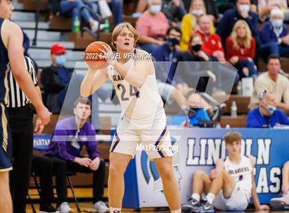 Thumbnail 3 in Elkhorn South vs. Grand Island photogallery.