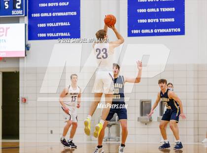 Thumbnail 3 in Elkhorn South vs. Grand Island photogallery.