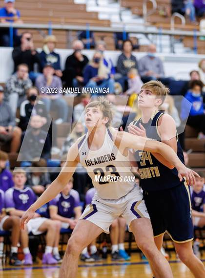 Thumbnail 2 in Elkhorn South vs. Grand Island photogallery.