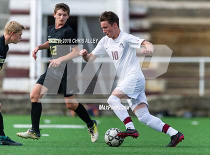 Thumbnail 2 in Dobyns-Bennett vs. David Crockett photogallery.