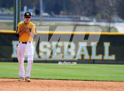 Thumbnail 2 in Franklin County vs McMinn County (Wildcat Classic) photogallery.