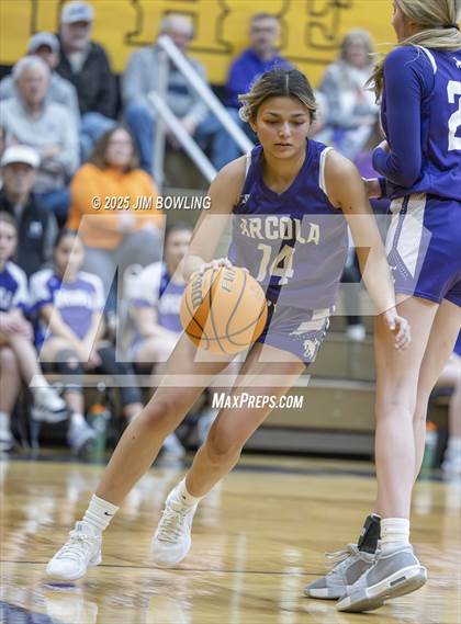 Thumbnail 2 in Arcola vs. Tuscola (IHSA 1A Regional Final) photogallery.