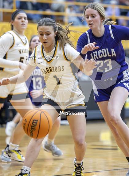 Thumbnail 3 in Arcola vs. Tuscola (IHSA 1A Regional Final) photogallery.