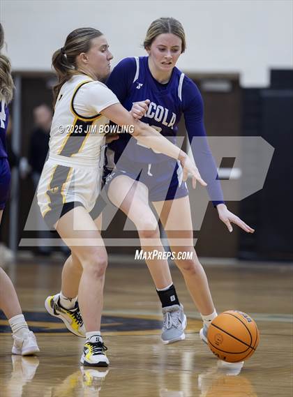 Thumbnail 3 in Arcola vs. Tuscola (IHSA 1A Regional Final) photogallery.