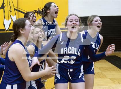 Thumbnail 1 in Arcola vs. Tuscola (IHSA 1A Regional Final) photogallery.