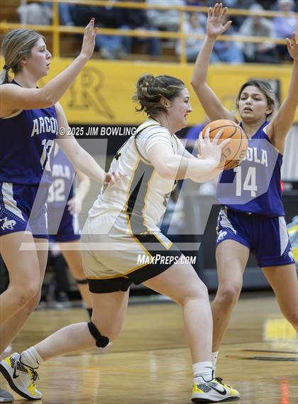 Thumbnail 2 in Arcola vs. Tuscola (IHSA 1A Regional Final) photogallery.
