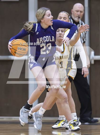 Thumbnail 2 in Arcola vs. Tuscola (IHSA 1A Regional Final) photogallery.