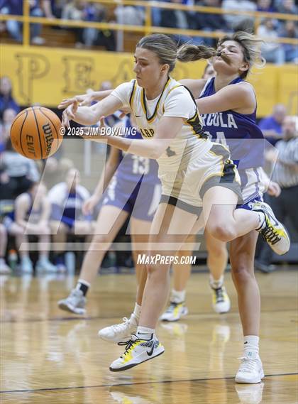 Thumbnail 1 in Arcola vs. Tuscola (IHSA 1A Regional Final) photogallery.