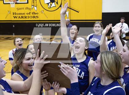 Thumbnail 3 in Arcola vs. Tuscola (IHSA 1A Regional Final) photogallery.