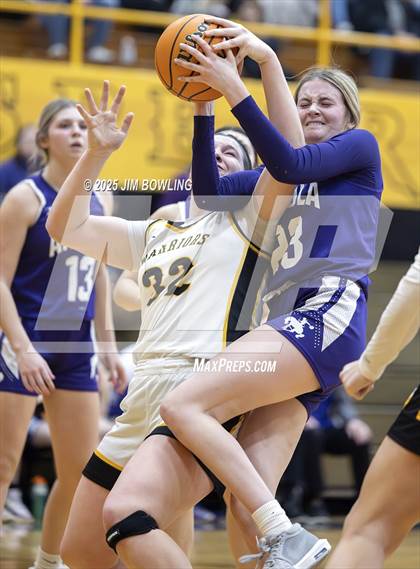 Thumbnail 3 in Arcola vs. Tuscola (IHSA 1A Regional Final) photogallery.