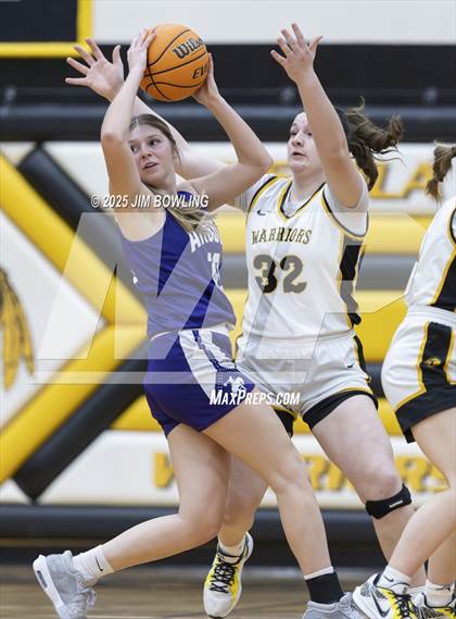 Thumbnail 2 in Arcola vs. Tuscola (IHSA 1A Regional Final) photogallery.