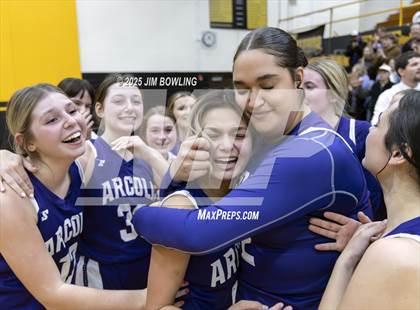 Thumbnail 1 in Arcola vs. Tuscola (IHSA 1A Regional Final) photogallery.