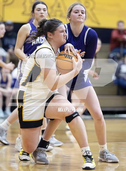 Thumbnail 1 in Arcola vs. Tuscola (IHSA 1A Regional Final) photogallery.