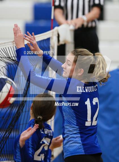 Thumbnail 3 in Shenango @ Lincoln photogallery.